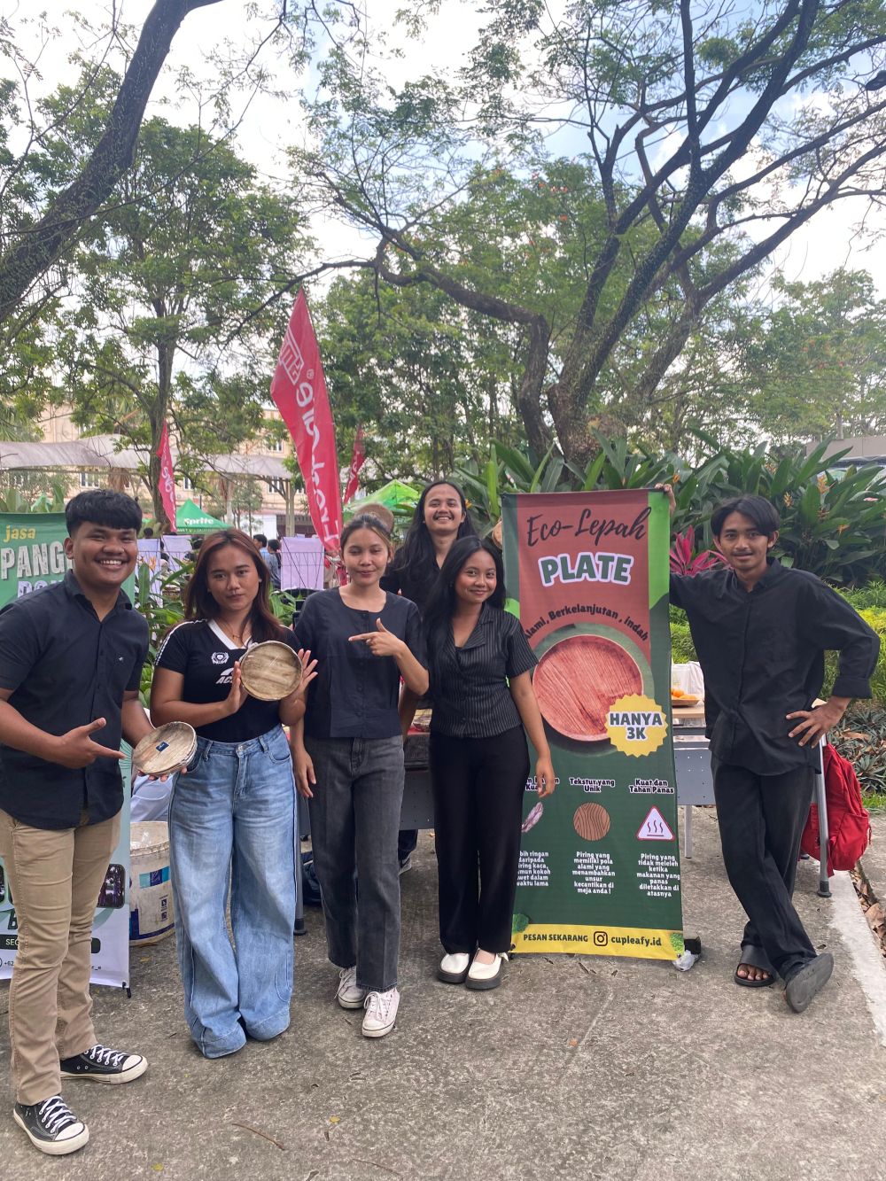 Piring dari pelepah pinang